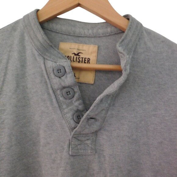 Hollister Henley Shirt Mens Large Gray Quarter Button Up Cotton Arm Spellout Y2K - Picture 2 of 7